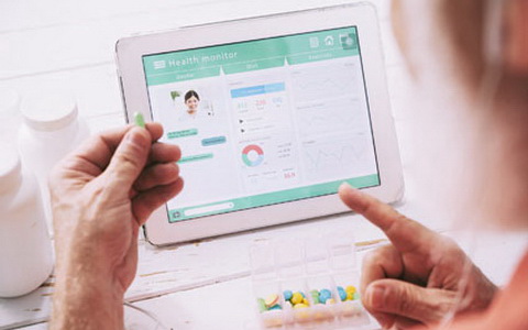 Digitale Hilfsmittel für Patienten, Senioren und Angehörige